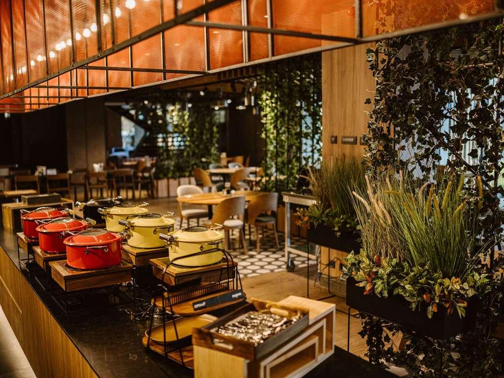 Ibis Styles Sibiu Arsenal酒店 餐厅 照片