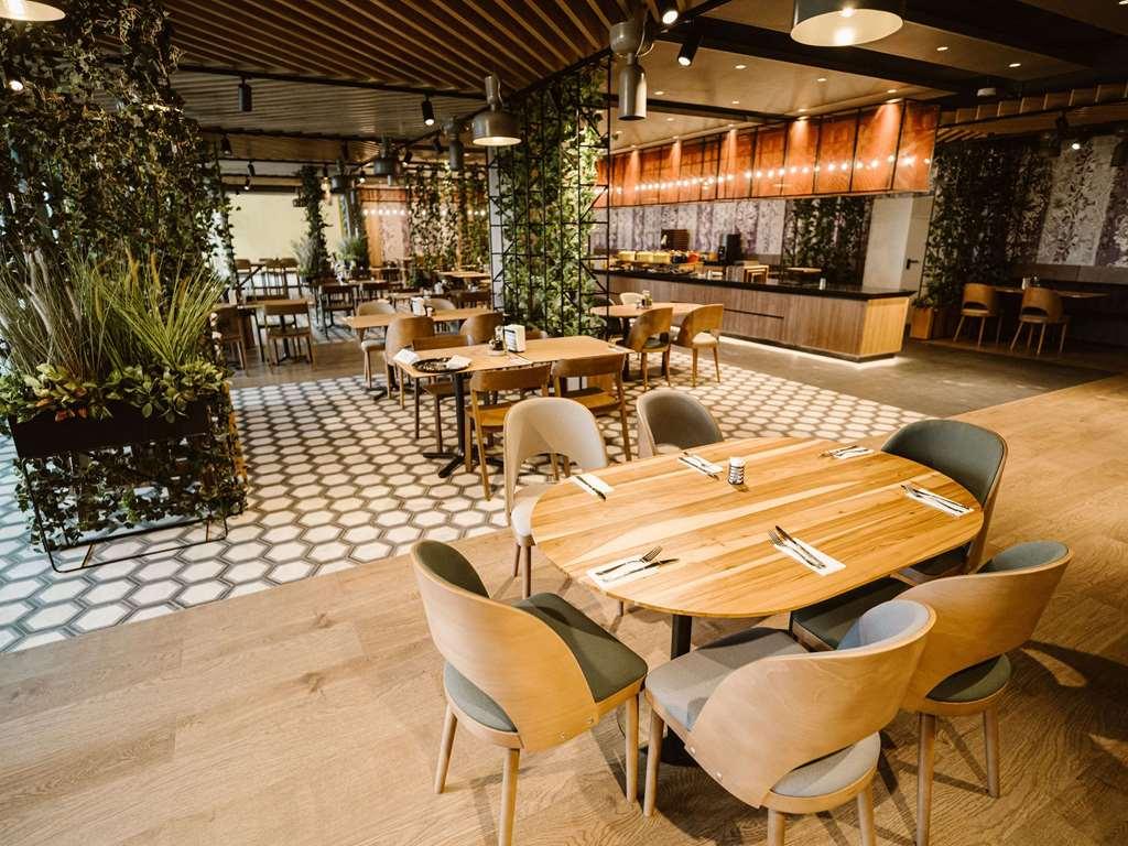 Ibis Styles Sibiu Arsenal酒店 餐厅 照片