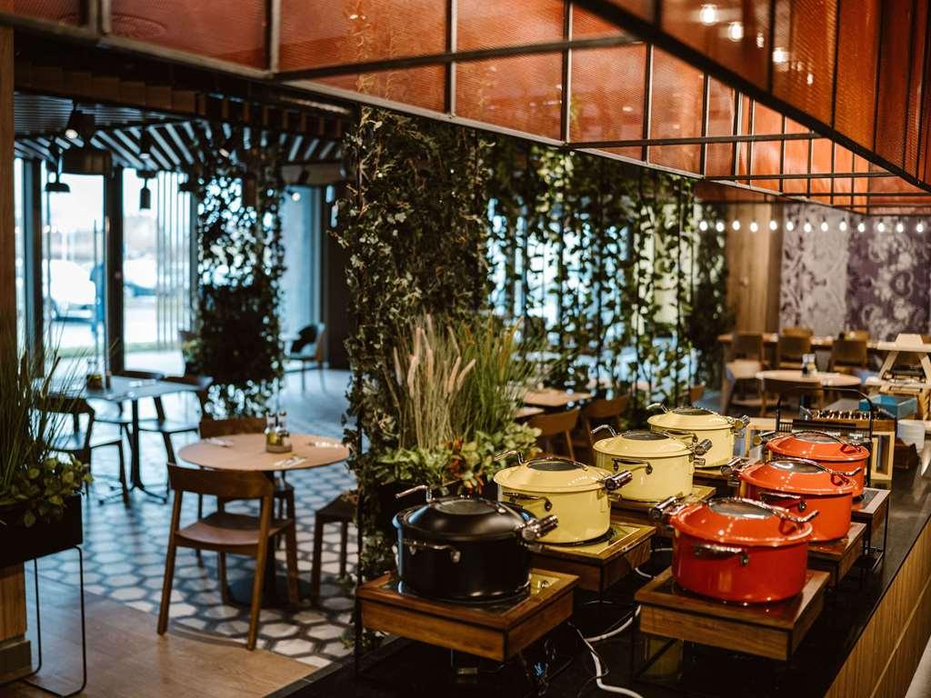 Ibis Styles Sibiu Arsenal酒店 餐厅 照片